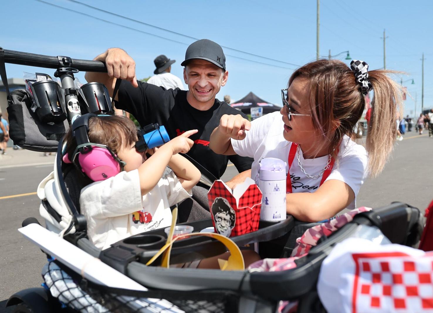 Honda Indy Markham fans cheering trackside in Ontario