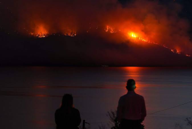Canadian wildfire season map showing active fires across the country
