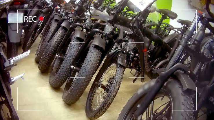 E-bike speed limits tested by undercover journalists in a Greater Toronto Area store
